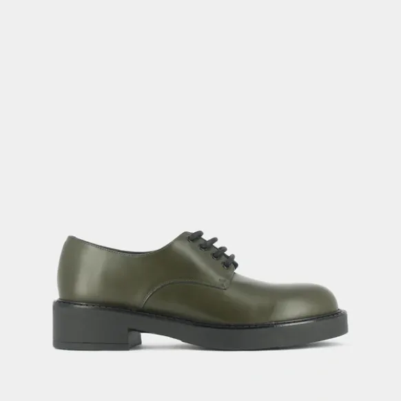 Derbies à lacets et semelles épaisses