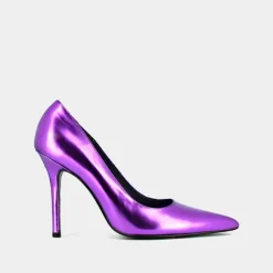 Escarpins à bouts pointus et talons