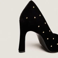 Escarpins à rivets