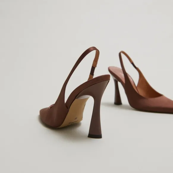 Escarpins slingbacks à bouts pointus