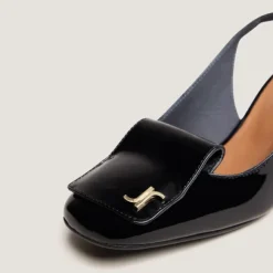 Escarpins slingbacks à monogrammes