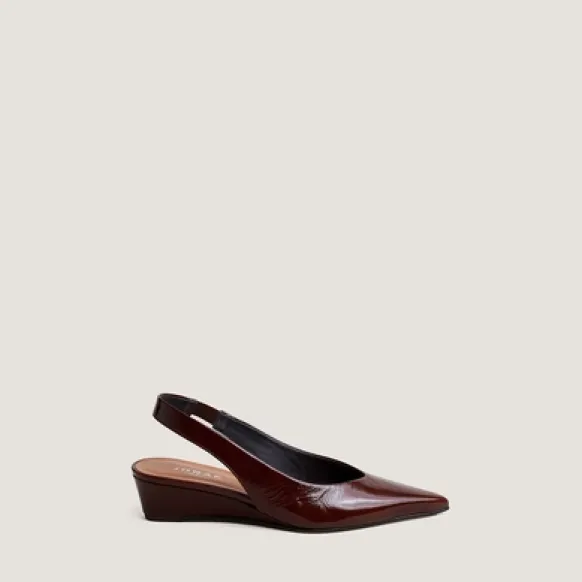 Escarpins slingbacks et petits talons compensés