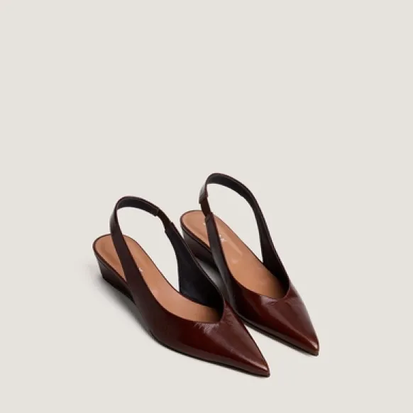Escarpins slingbacks et petits talons compensés