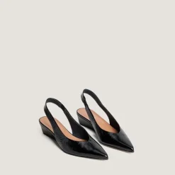 Escarpins slingbacks et petits talons compensés