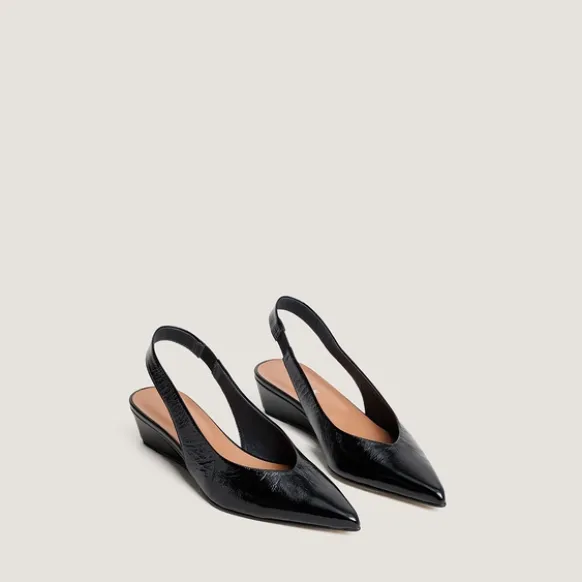 Escarpins slingbacks et petits talons compensés