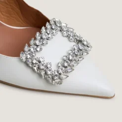 Escarpins slingbacks ornés de strass
