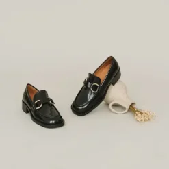 Mocassins à boucles
