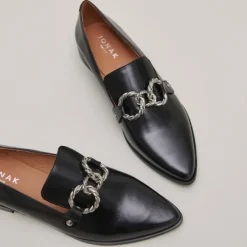 Mocassins à boucles argentées et bouts p...