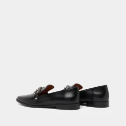 Mocassins à boucles argentées et bouts p...