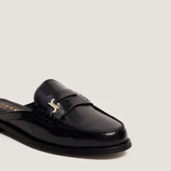 Mocassins à bouts arrières ouverts et monogrammes