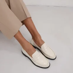 Mocassins à bouts ronds et froncés