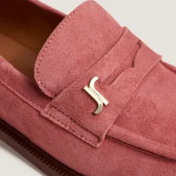 Mocassins à bouts ronds et monogrammes