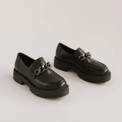 Mocassins à chaines et semelles crantées...