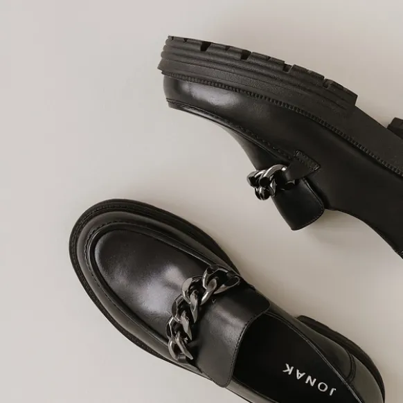 Mocassins à chaines et semelles crantées...