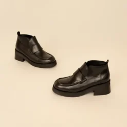 Mocassins à languettes et bouts carrés