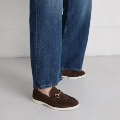 Mocassins à mors dorés et surpiqûres