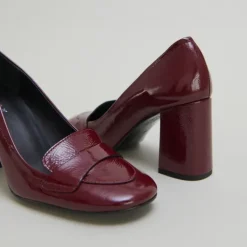 Mocassins à talons et bouts carrés