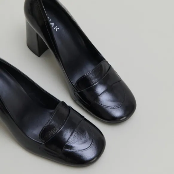 Mocassins à talons et bouts carrés