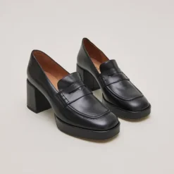 Mocassins à talons et bouts arrondis