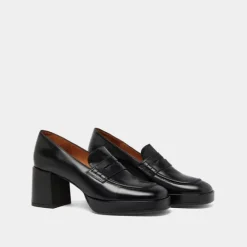 Mocassins à talons et bouts arrondis