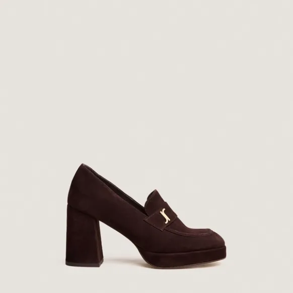 Mocassins à talons et monogrammes