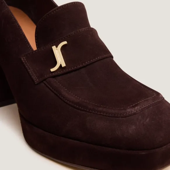 Mocassins à talons et monogrammes