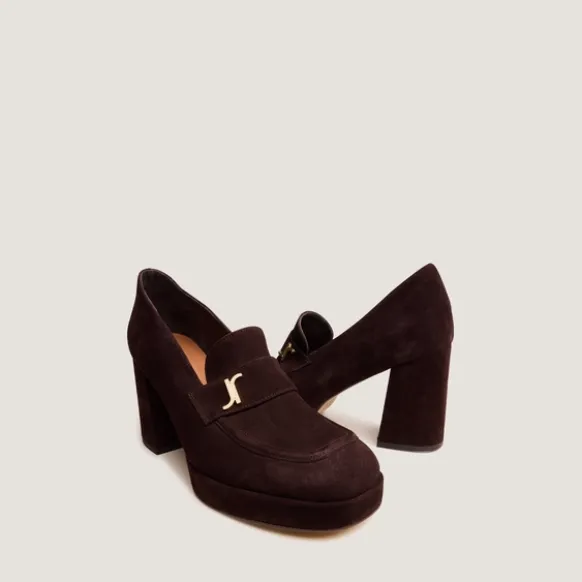 Mocassins à talons et monogrammes