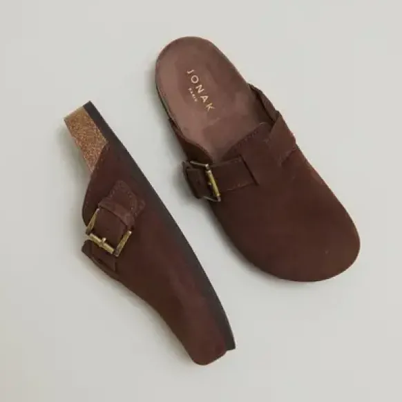 Mules à boucles