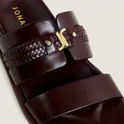 Mules à monogrammes
