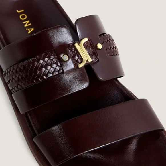 Mules à monogrammes