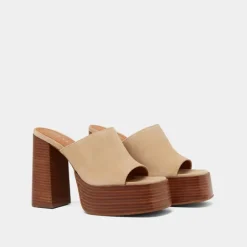 Mules à talons et bouts ouverts