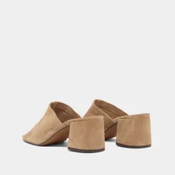 Mules à talons et bouts ouverts