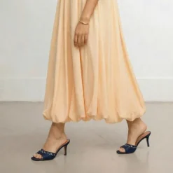 Mules à talons hauts et rivets