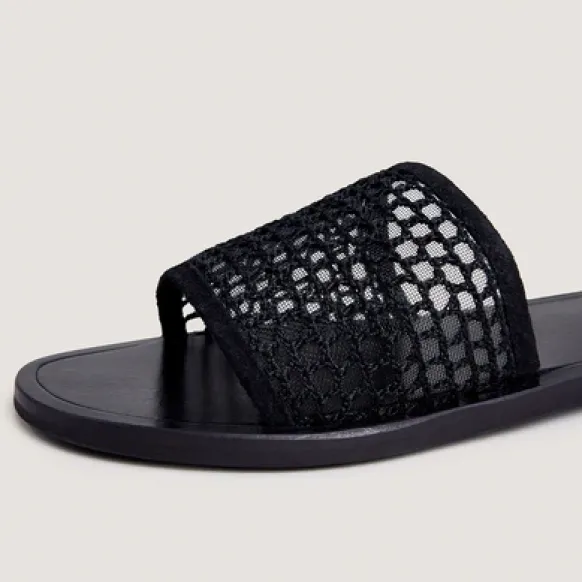 Nu-pieds à détails ajourés