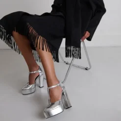 Salomés à talons et plateformes