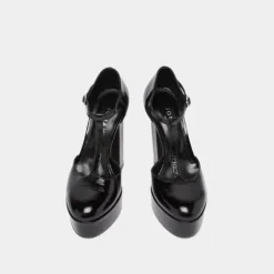 Salomés à talons hauts