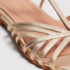 Sandales à brides