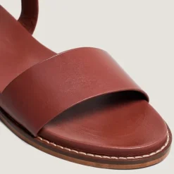 Sandales à brides et boucles ajustables