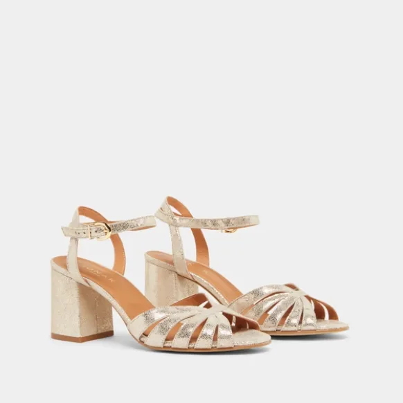Sandales à brides et bouts ouverts