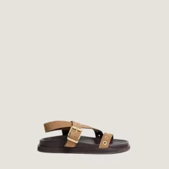 Sandales à brides et œillets