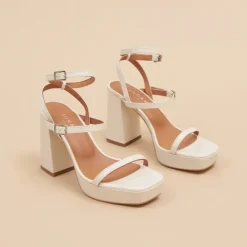 Sandales à brides et plateformes