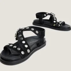 Sandales à brides larges et clous