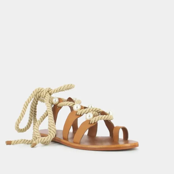 Sandales à brides, perles et lanières tressées