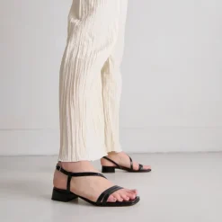 Sandales à petits talons