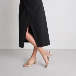 Sandales à talons carrés