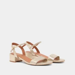 Sandales à talons carrés