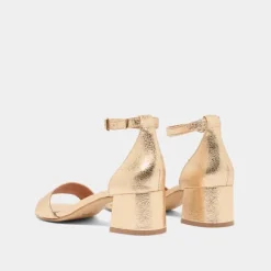Sandales à talons carrés