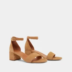 Sandales à talons carrés