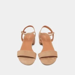 Sandales à talons carrés