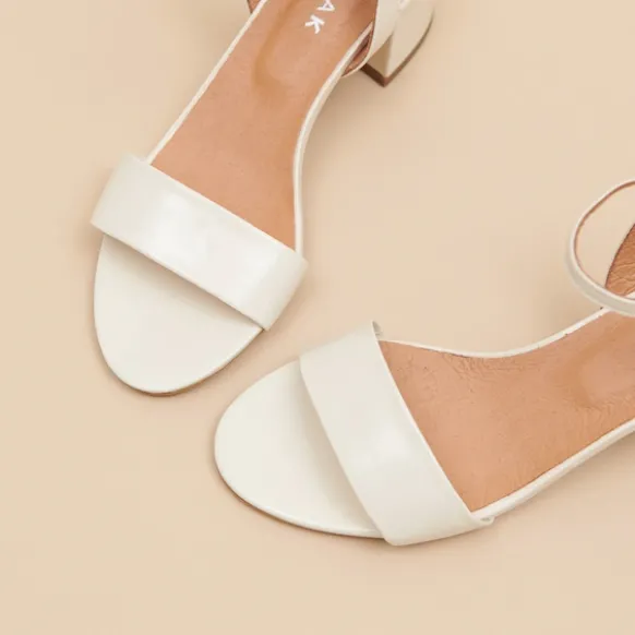 Sandales à talons et bouts ronds
